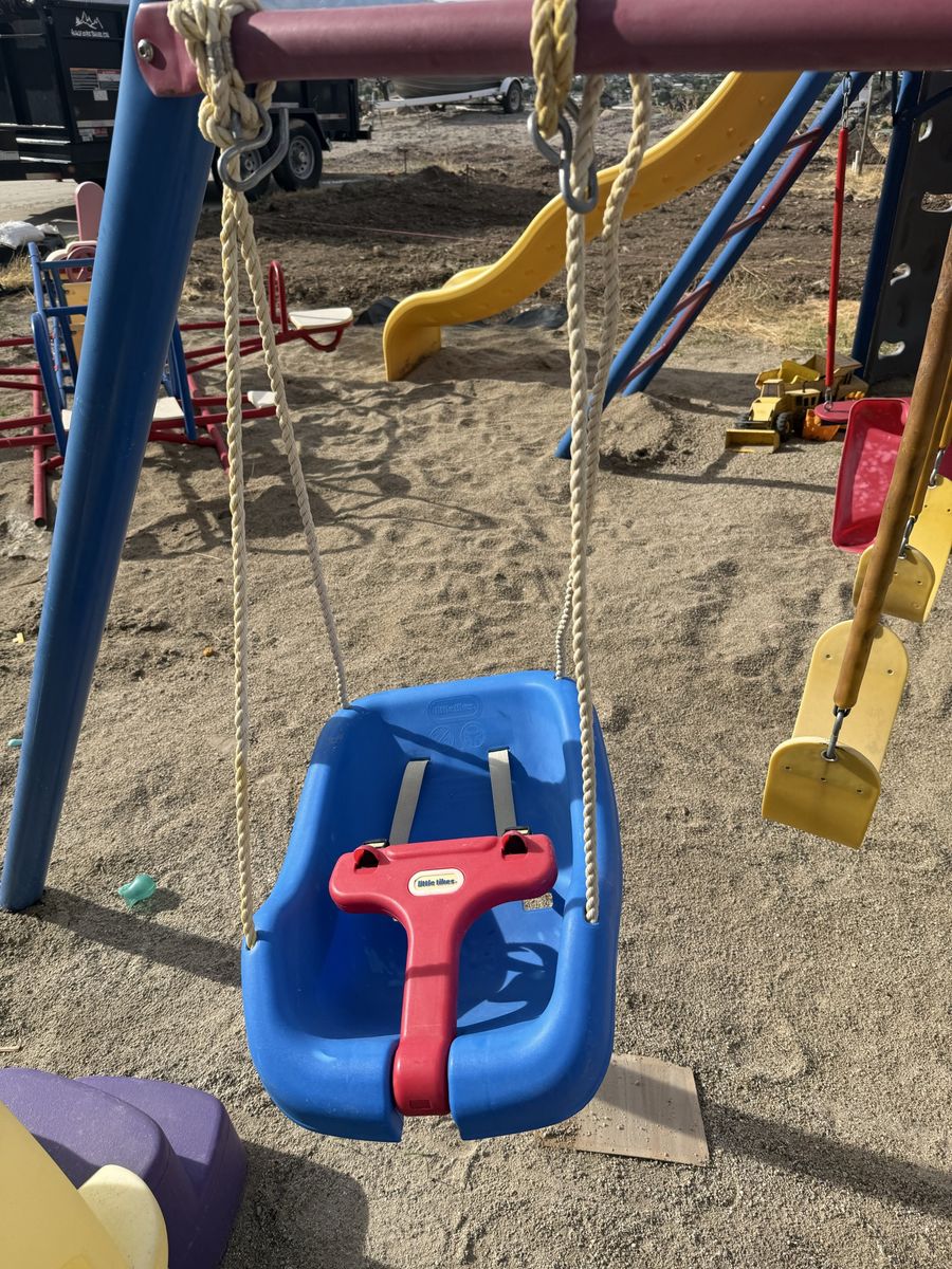 Baby swing 