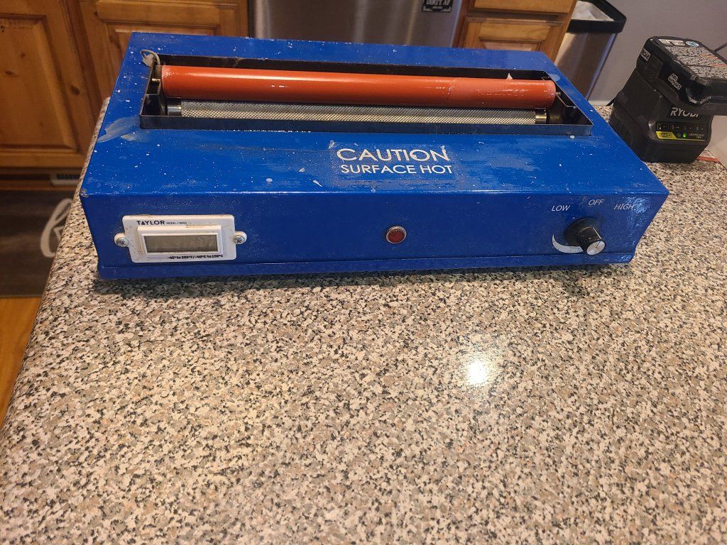 ski and snowboard wax maxhine