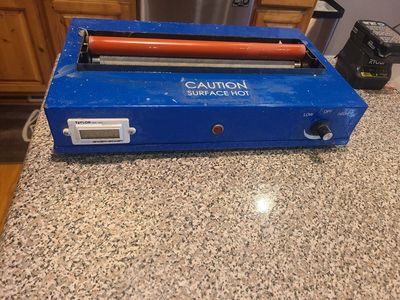 ski and snowboard wax maxhine