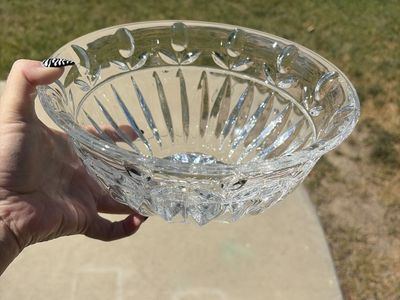 Georgous Genuine crystal bowl.