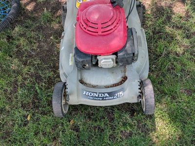Used Honda Harmony HRM 215 Self-Propelled Gas Walk-Behind Lawn Mower