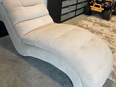 Chaise longue