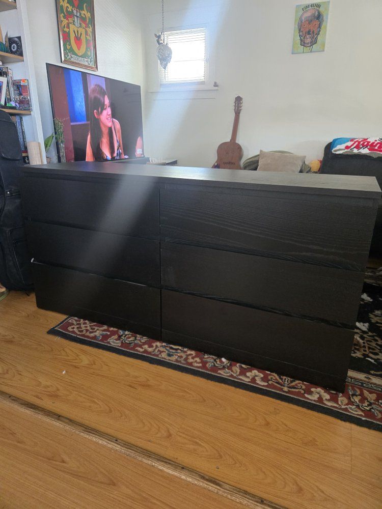 IKEA MALM 6-Drawer Dresser in Black-Brown - Excellent Condition Storage Solution