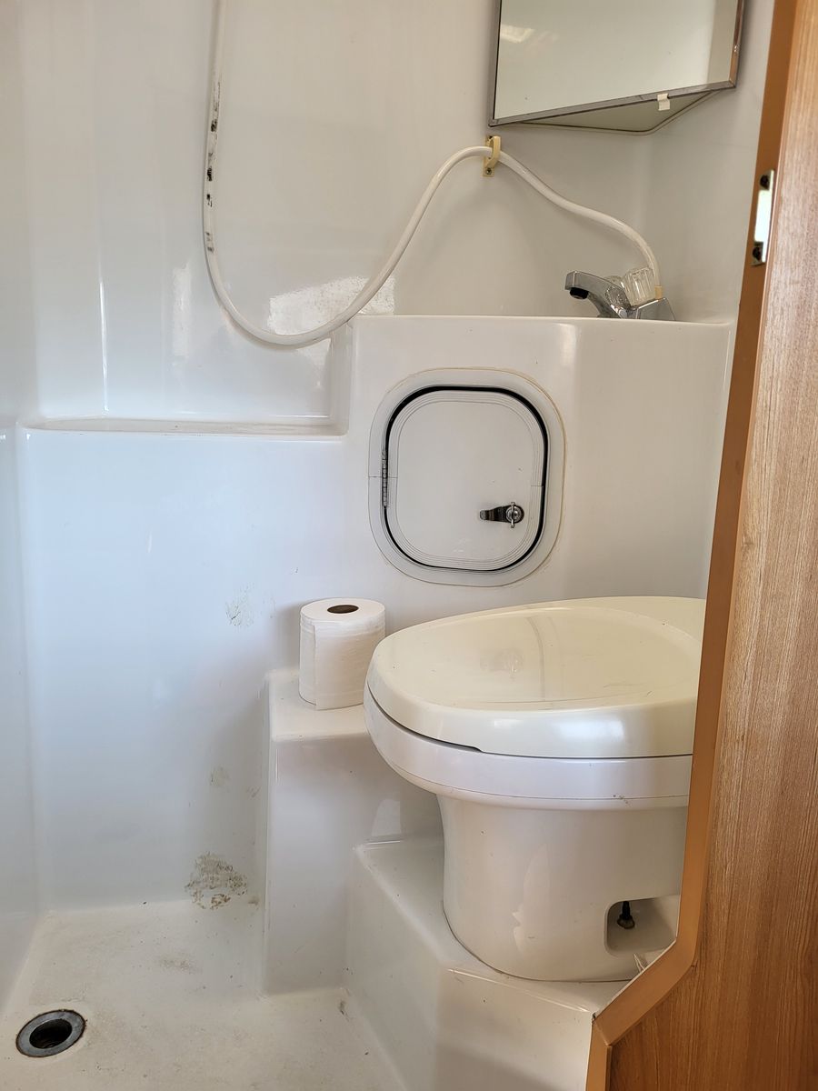 Main image 3