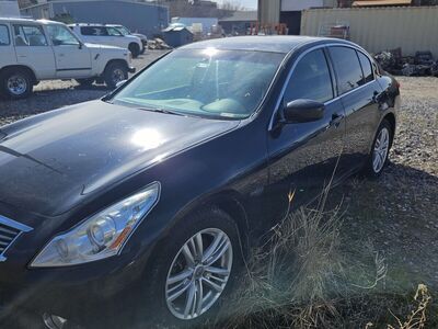 2015 INFINITI Q40 Base