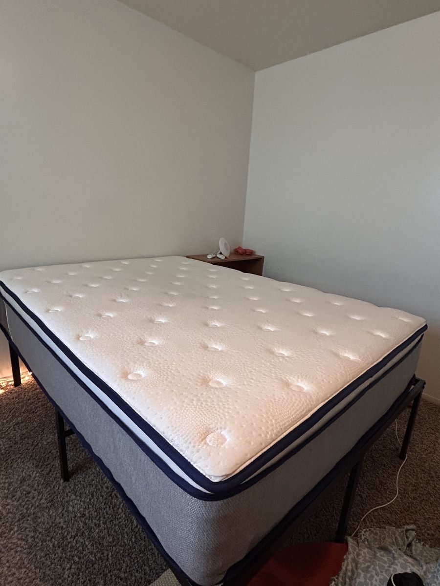 CLEAN full sized mattress, 12”
