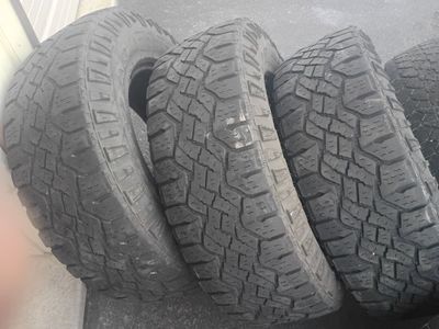 (3)Goodyear Wrangler Duratrac 265/70R17