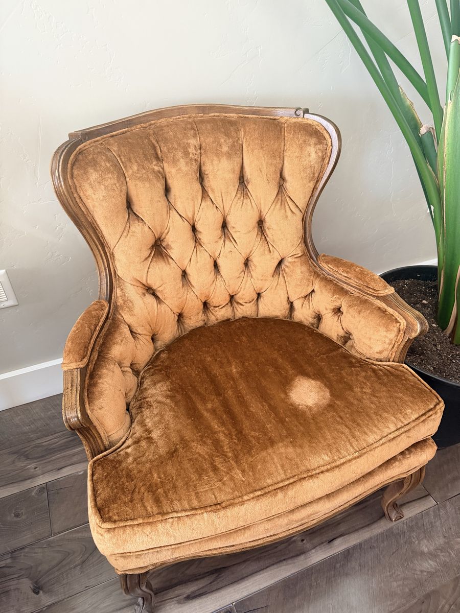 Vintage Tufted Velvet Accent Chairs set of 2 - Ornate Wood Frame, Golden Brown Upholstery