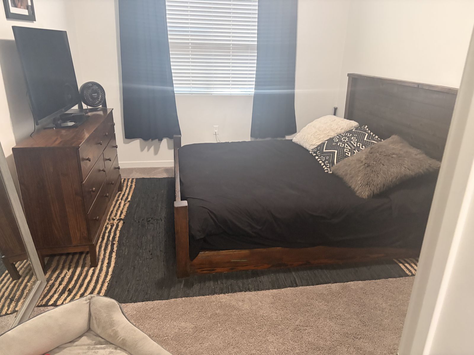 10’6 x 7’6 black area rug