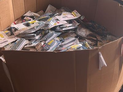 Pallet liquidation sale entire pallet 500+ remote