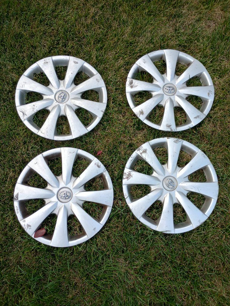 2010 Toyota Corolla 15" Hubcaps
