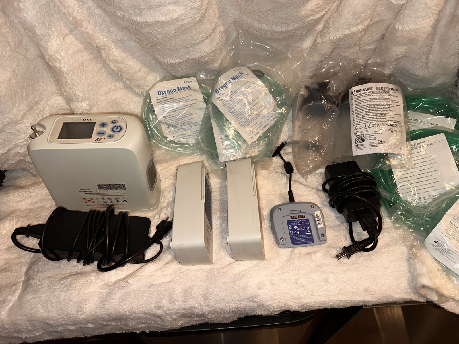 Inogen One G3 Portable Oxygen Concentrator System with 2 Batteries & Charger - Complete Kit