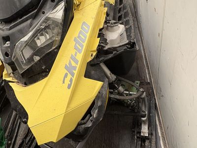 2017 Skidoo 850 Partout