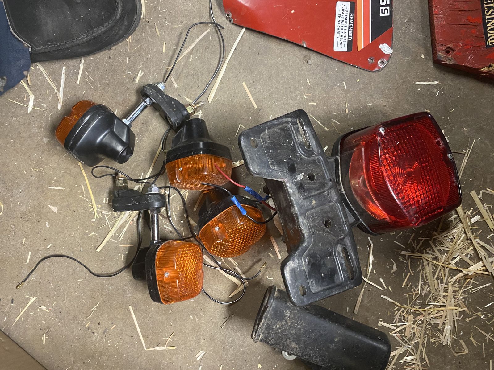 1980 Honda 185s XL blinker/brake light/right side cover’s