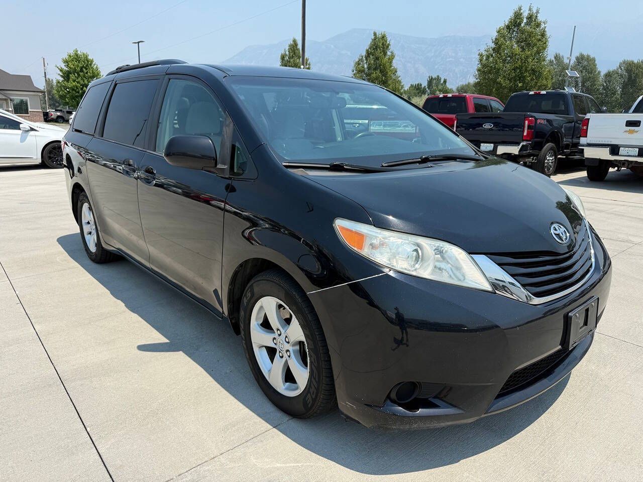 2017 Toyota Sienna LE 8-Passenger