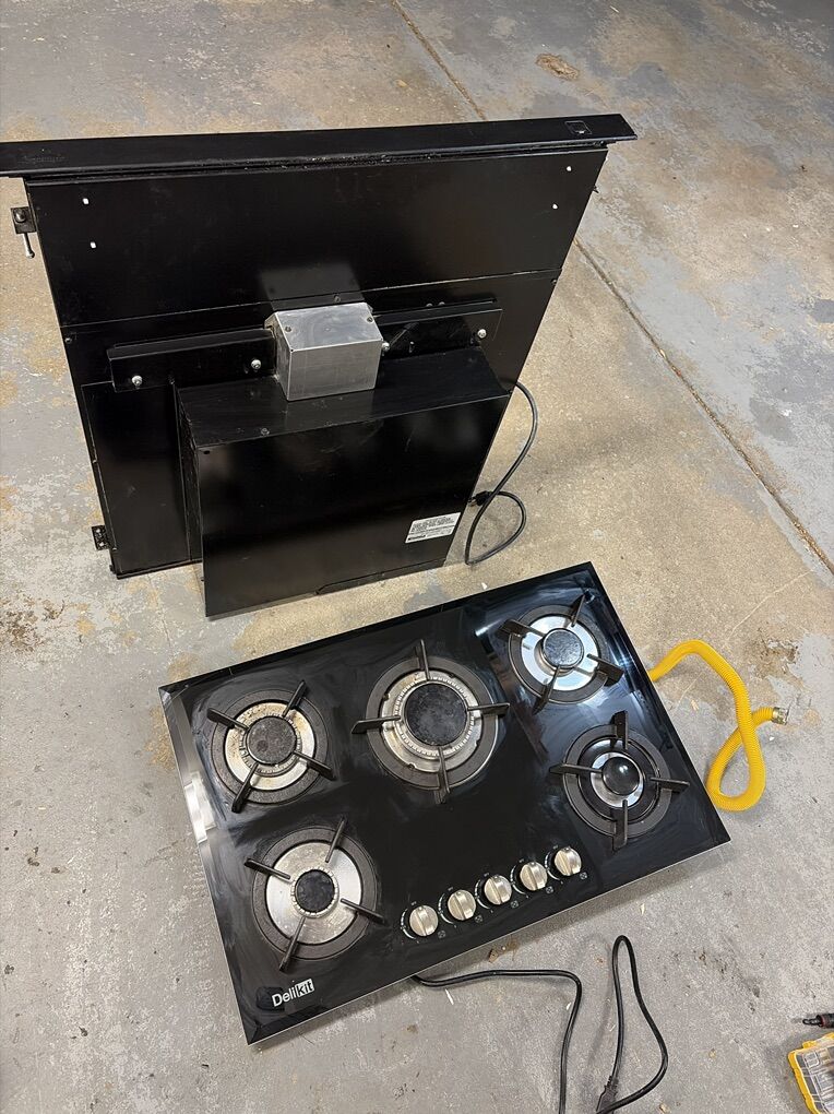 30 DeliKit Gas Cooktop & Kenmore Downdraft Set