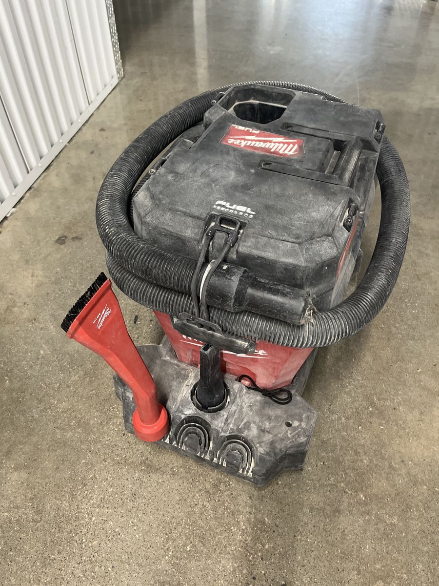 Milwaukee fuel M18 shop vac