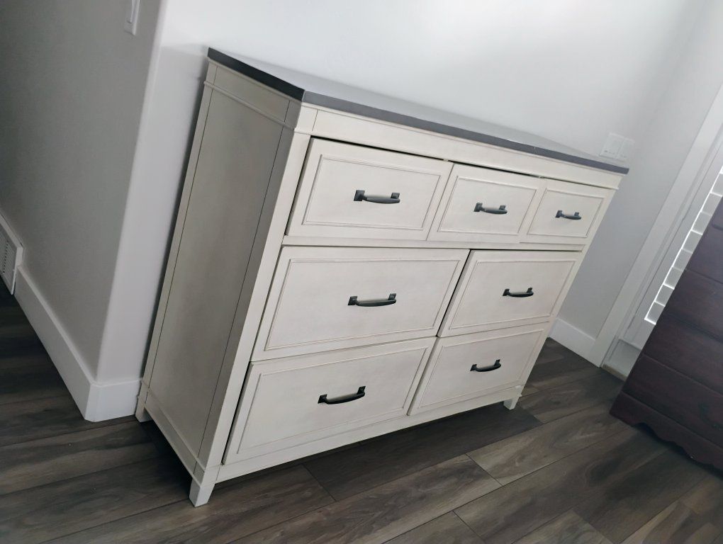 Spacious 7-Drawer Dresser - White with Dark Top - Excellent Condition