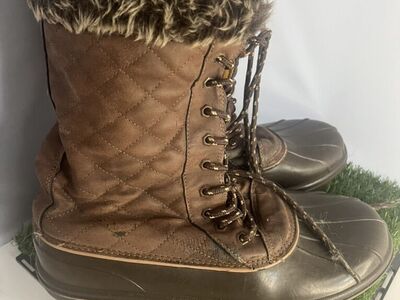 Women's Snow Boots Size 11 Brown Fur Top