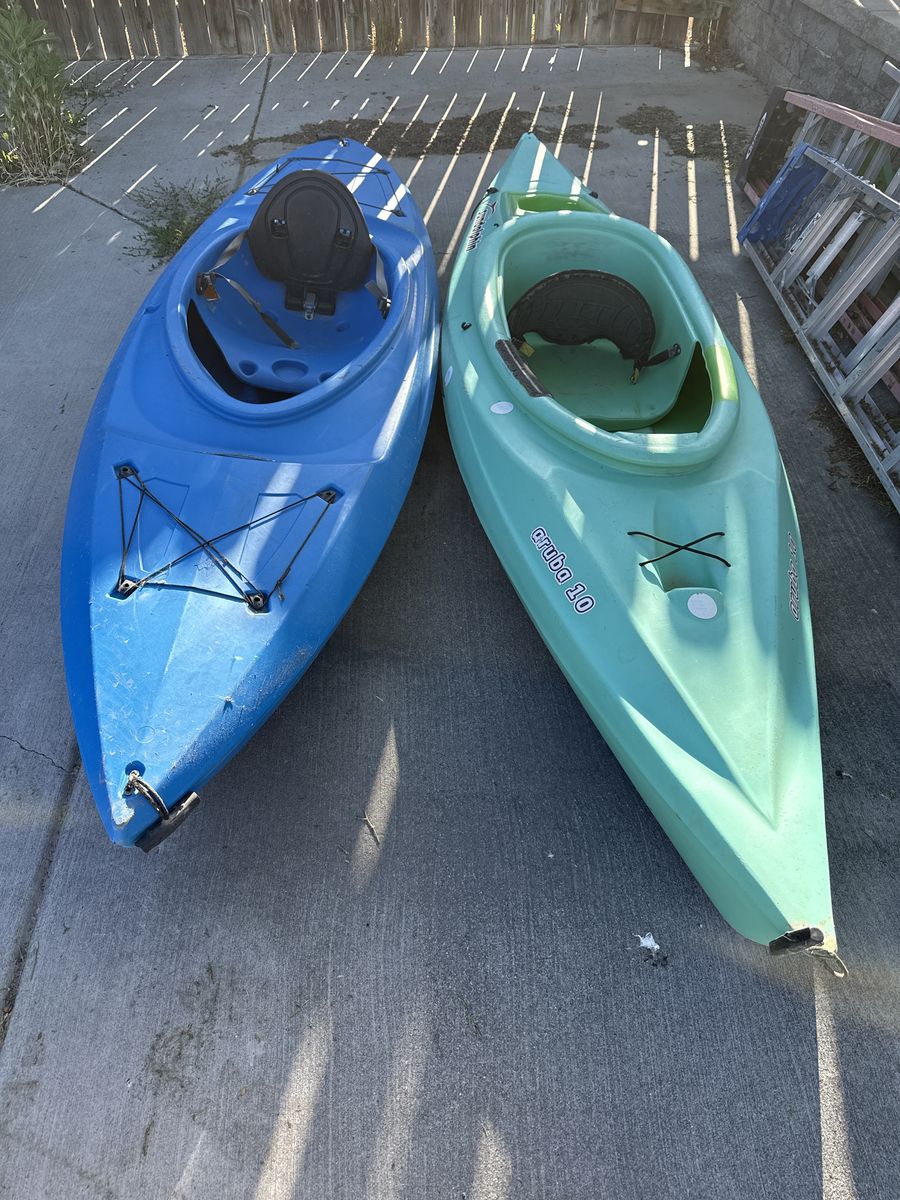 2 Kayaks