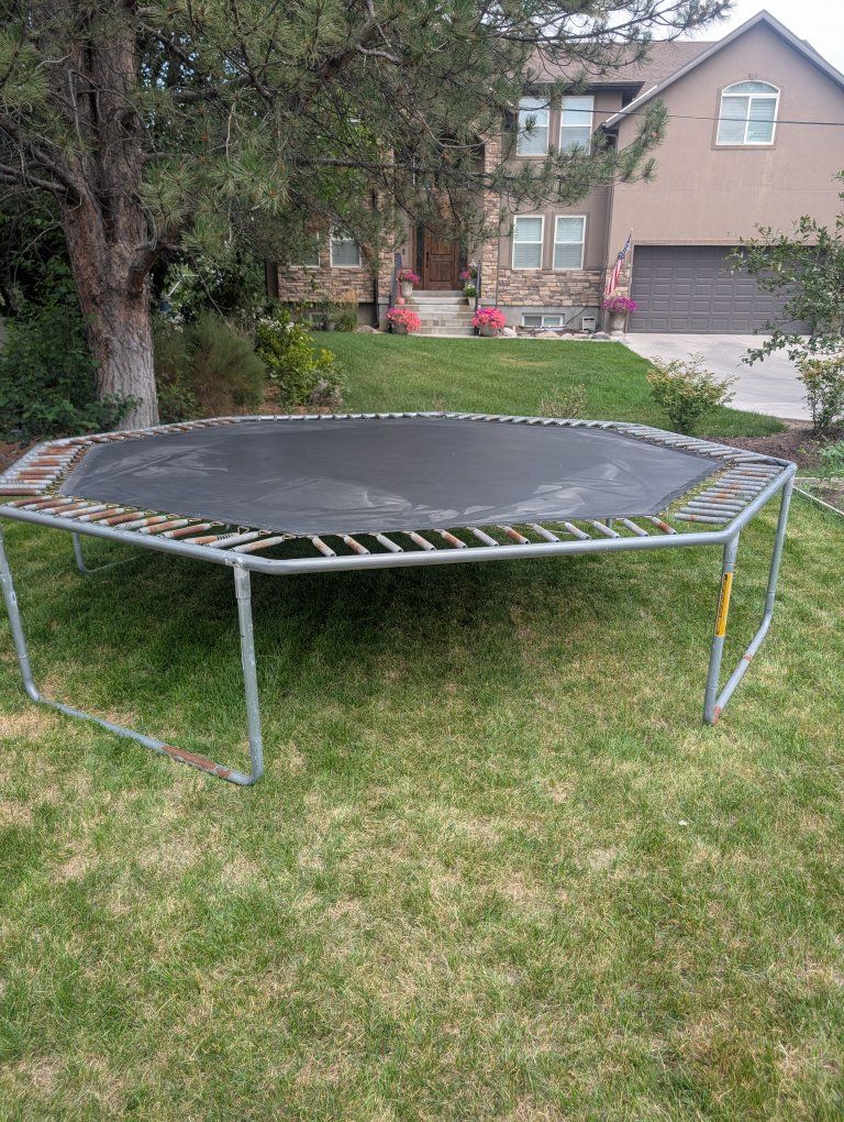 14' Trampoline