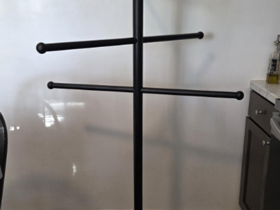 New in box Weighted Pool Towel Rack