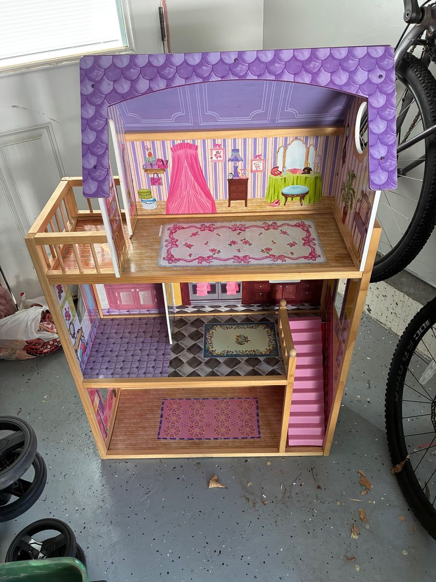 KidCraft doll house