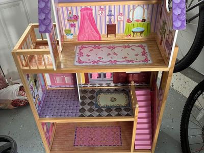 KidCraft doll house