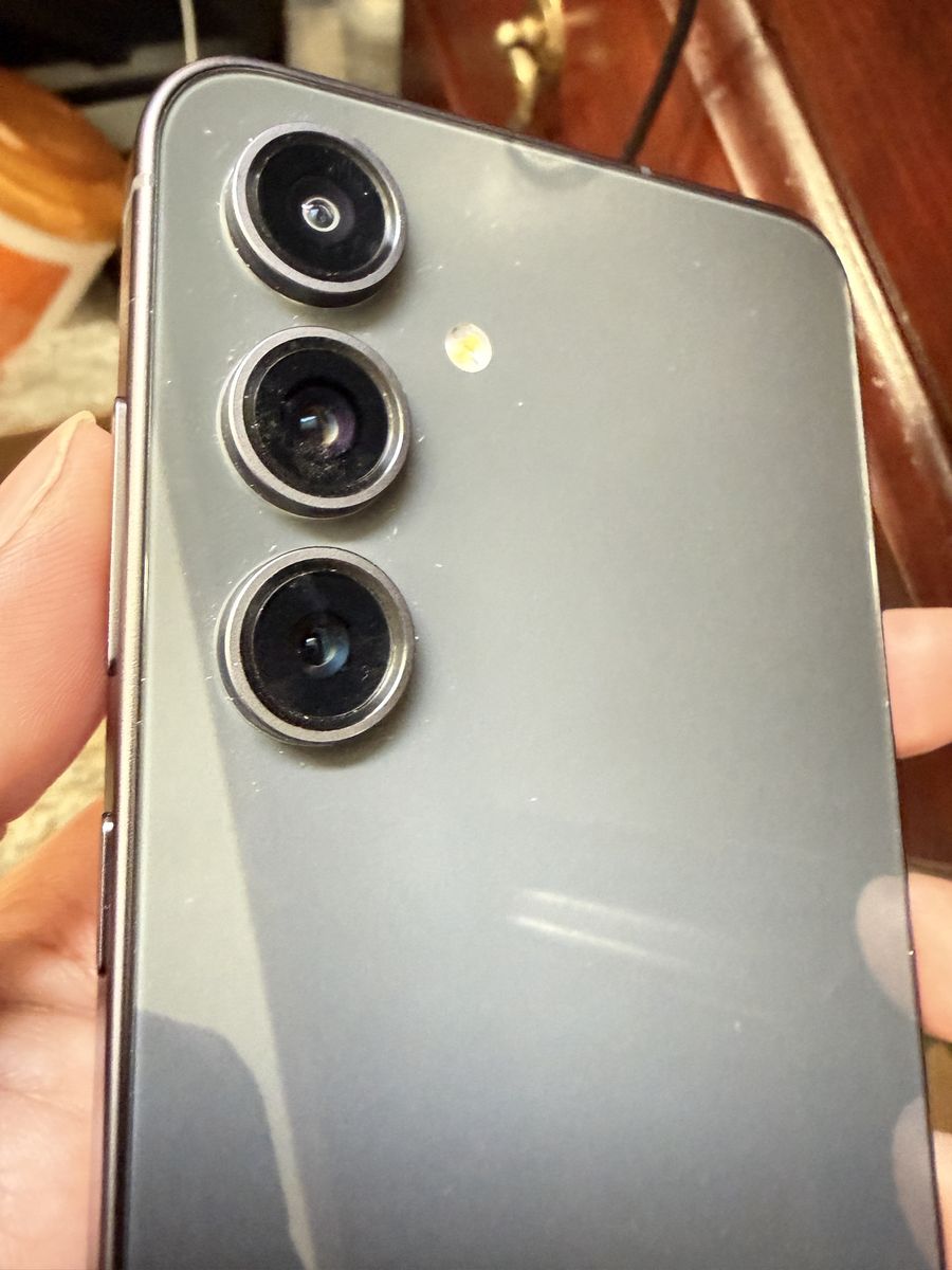 Samsung Galaxy S24 FE .Unlocked, so nice