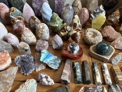 Collectible Statue Figurine Clear Quartz Rocks Crystal Freeform Tower Carved Raw Skull Office Home Decor Decoration Office