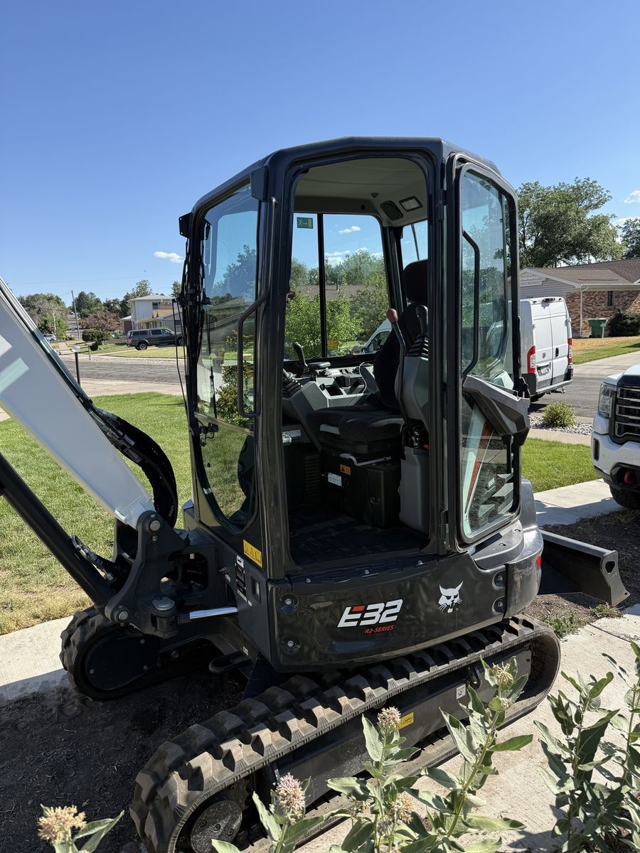 2023 Bobcat E32i (R2) Mini Excavator – 114 Hours – So Good