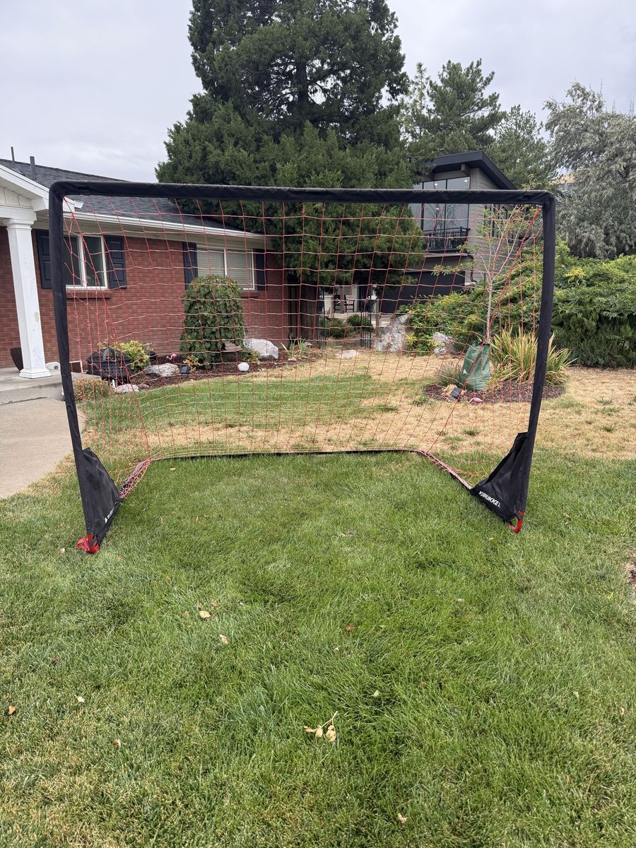 Rukket Sports Rebounder Net Practice Training Goal( grasshopper)