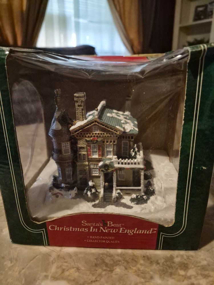 Santa's Best Christmas In New England Hand Painted Collector Quality Victorian House