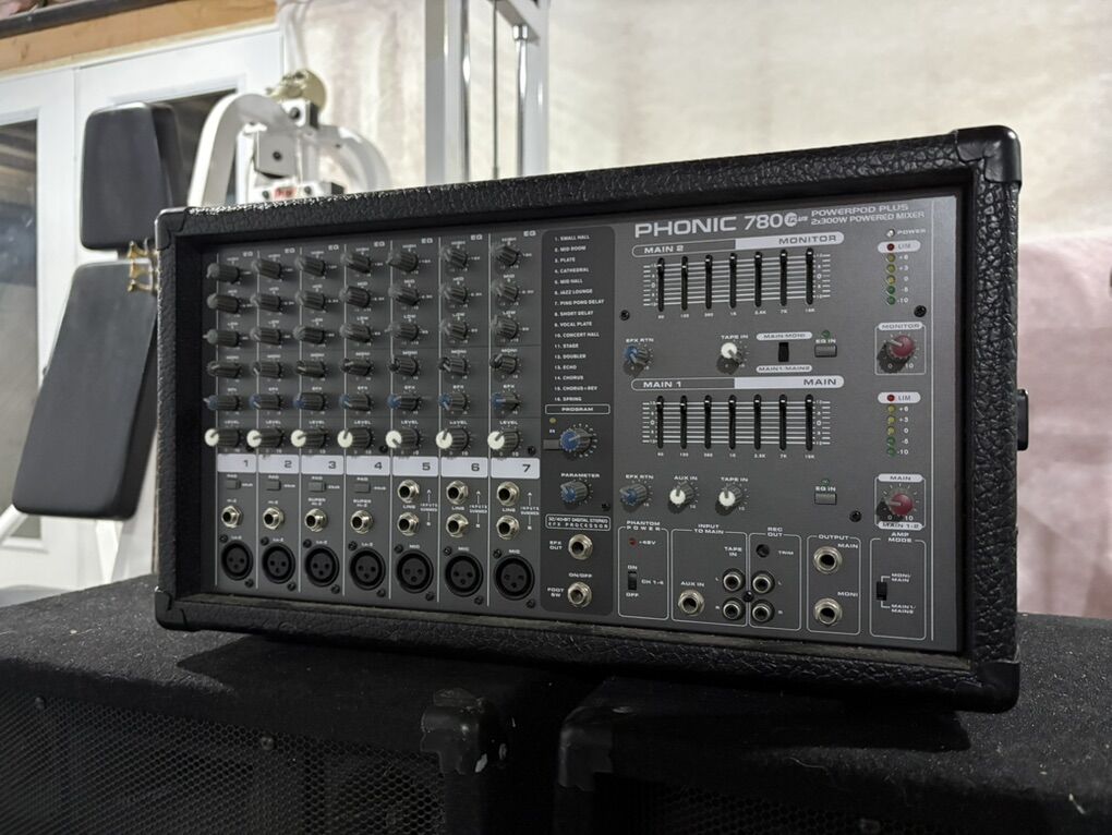 Phonic 780 Plus Powerpod With Speakers