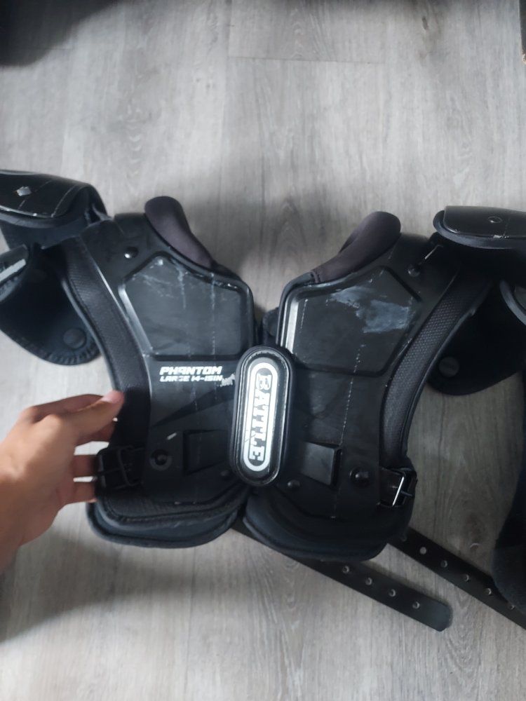 Battle Sports Phantom 1.0 Youth Football Shoulder Pads - Black, H-SXL, Good Condition
