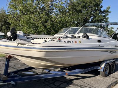 Hurricane Sundeck 237 & Yamaha 225 HP 4 Stoke