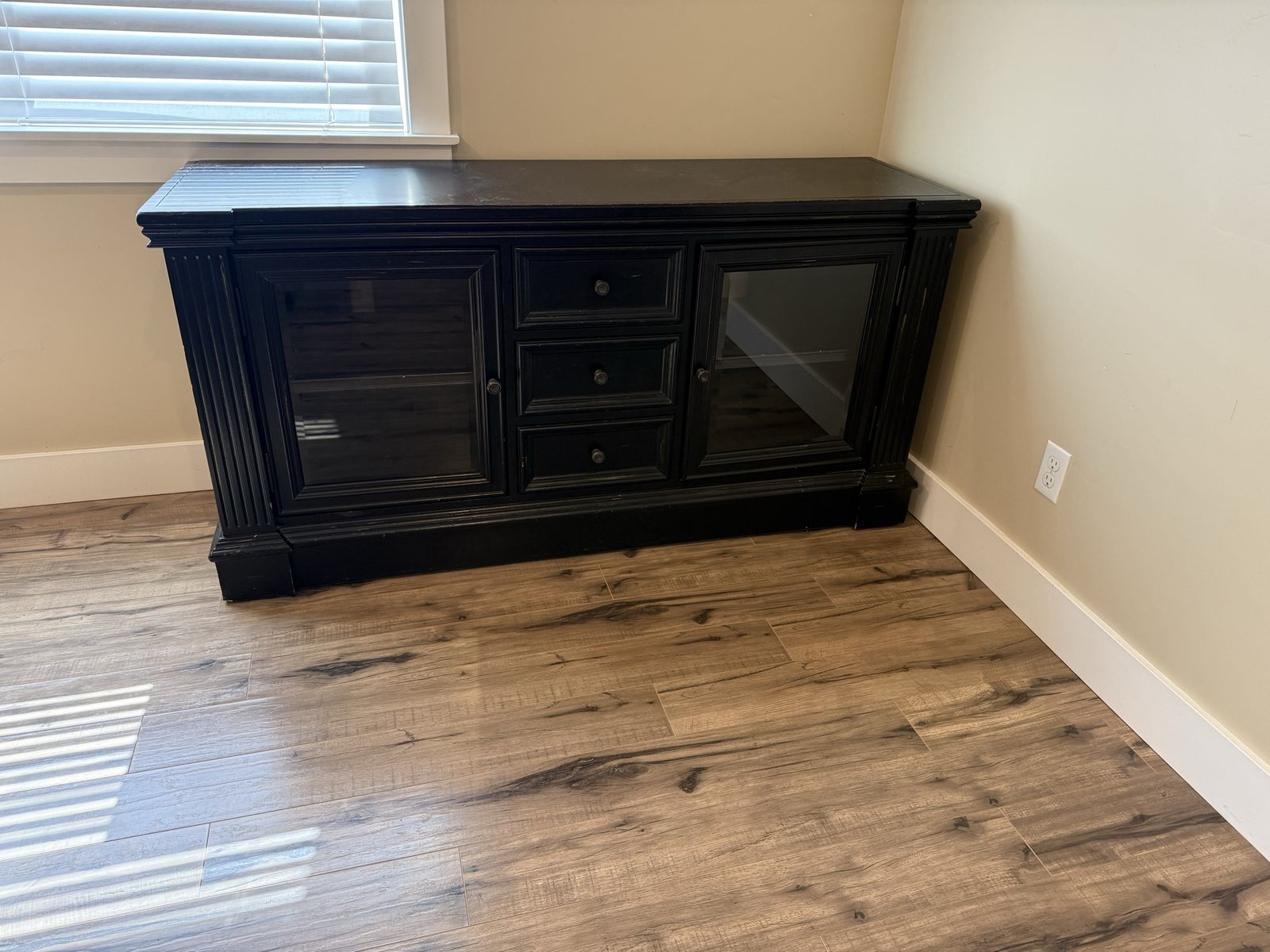 Elegant Black Wooden media Console Table/Sideboard with Glass Doors & 3 Drawers - Good Condition