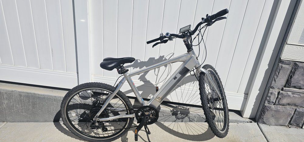 Genze Electric Mountain Bike (missing battery & ch