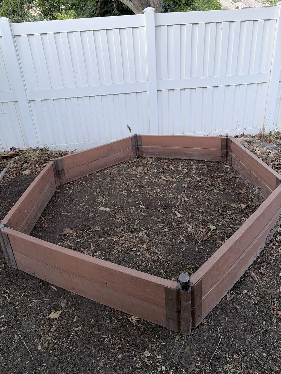 Sandbox frame-Two Inch Series 7 ft. x 8 ft.x 11 in. Classic Sienna Composite Hexagon Plastic Sandbox Kit