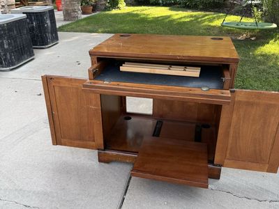 Computer desk