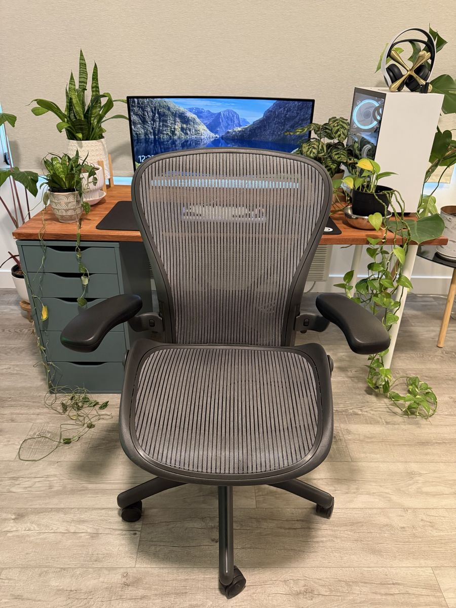 Herman Miller Aeron Office Chair ( SIZE C )