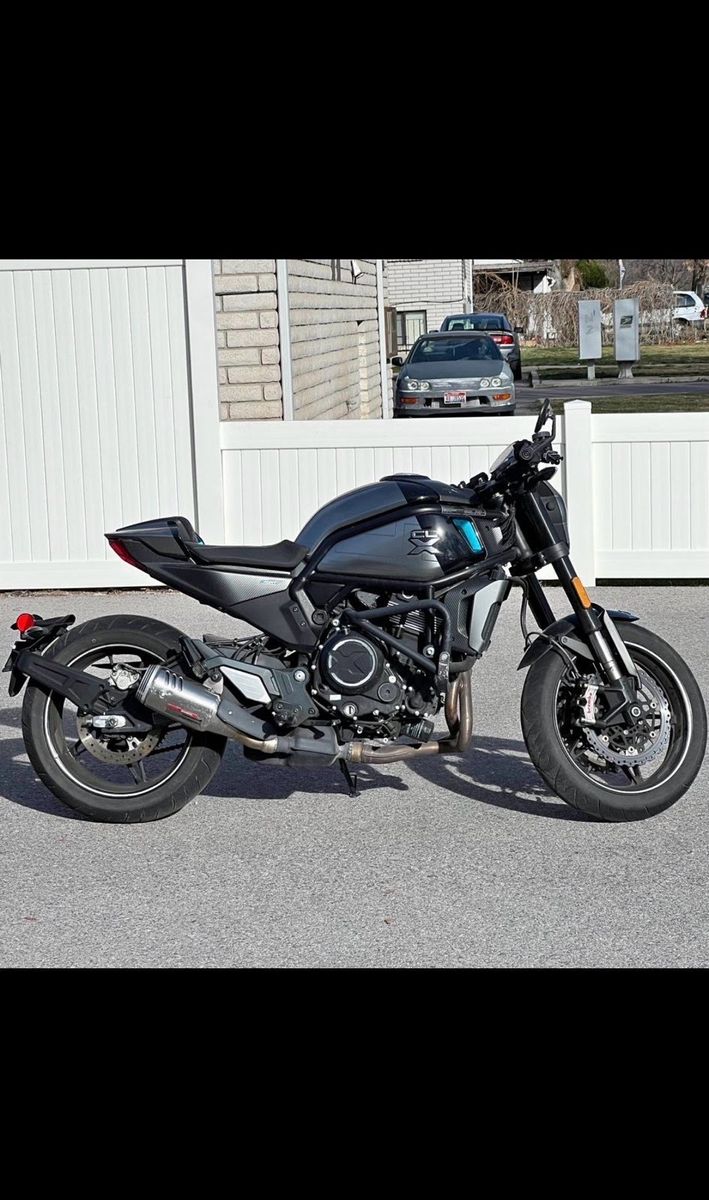 CFmoto 700 CLX Sport