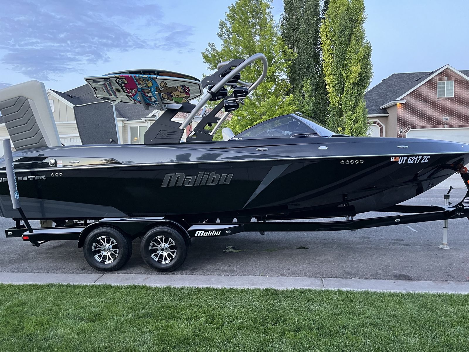 2017 Malibu 25 LSV -Supercharged-low hours