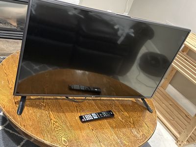 LG 32 inch Smart TV with Remote - Black LED Television