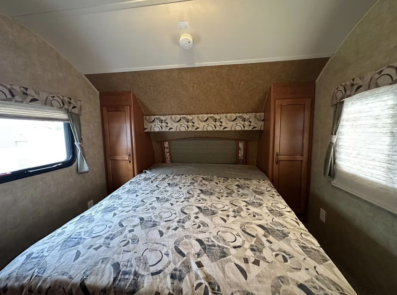 Main image 13