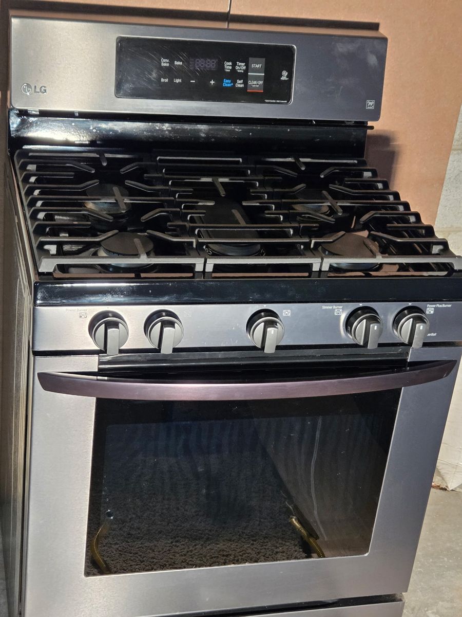 LG Gas range and oven (Mat black)
