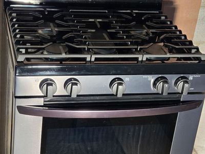LG Gas range and oven (Mat black)