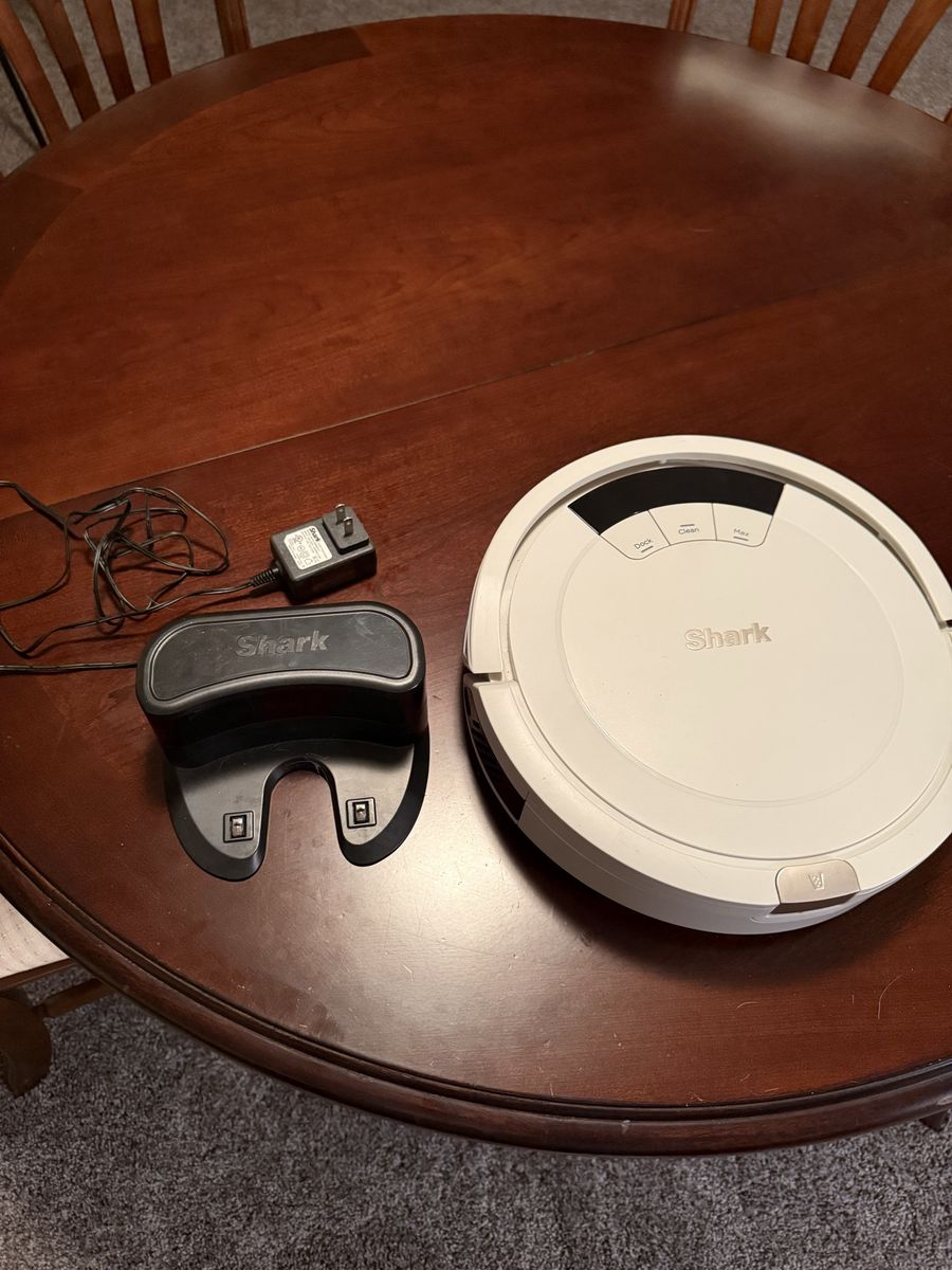 Shark Vacuum Robot