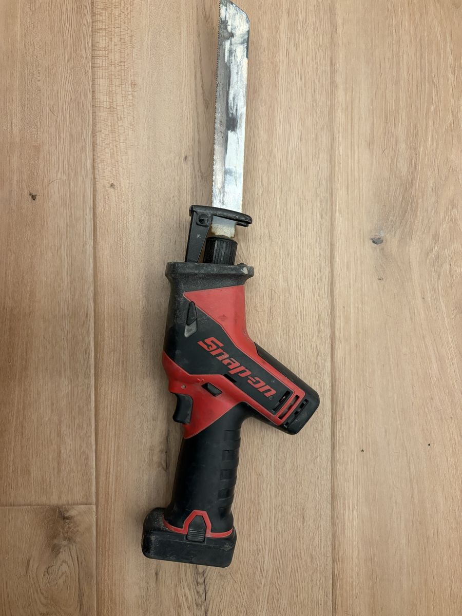 Snap-on reciprocating saw
