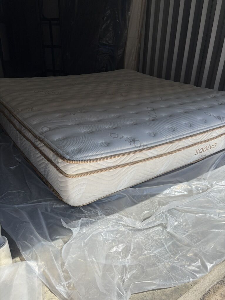 Saatva Classic 11.5 Firm King Mattress